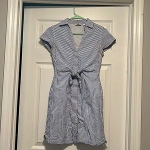 Vineyard vines, size 0 seersucker dress